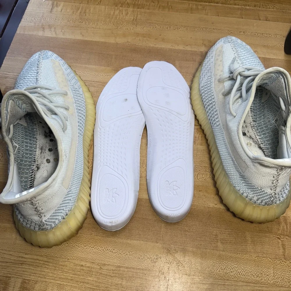Adidas Yeezy Boost 350 V2 Cloud White Non-Reflective FW3043 Mens 11.5 Blue Grey